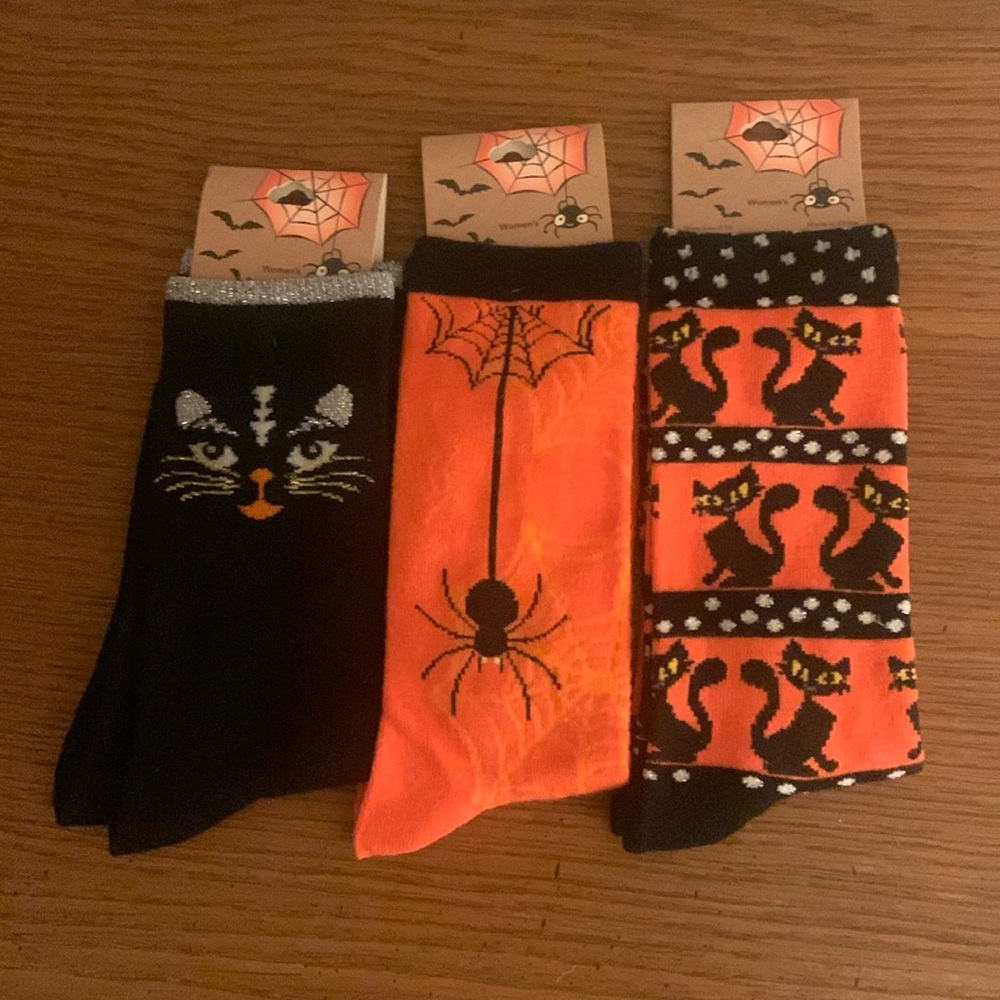 🎊HOST PICK🎉NWT Bundle of 3 Pair Halloween Socks - Very Fun Designs